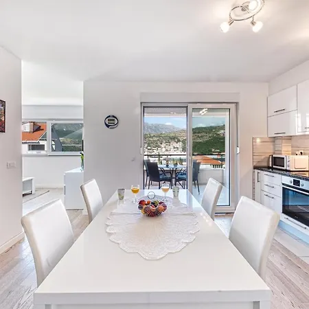 Apartment Astra *